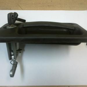 Ручка двери наружная левая  330-6105151