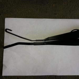 Рычаг щетки стеклоочистителя левый (крючок)  4320.5215800-01