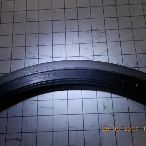 Манжета ступицы заднего и среднего мостов   (FAW)   3104030Е260