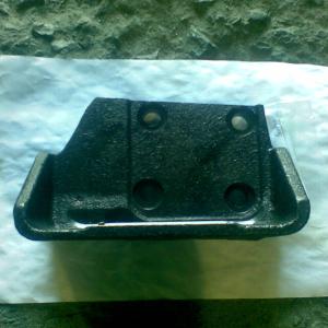 Опора двигателя левая боковая  6363-1001041