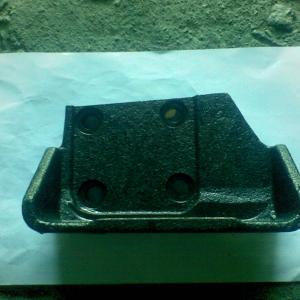 Опора двигателя правая боковая  6363-1001040