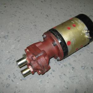 Насос маслозакачивающий с эл.двигателем 240-1021009-10