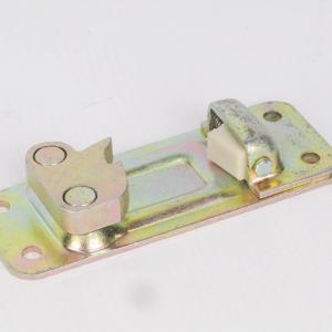 Фиксатор замка двери левый ЗИЛ-130  130-6106101