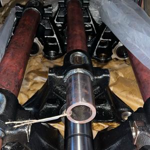 Ось балансира в сборе 65115-2918050 (Актанышский агрегатный завод)