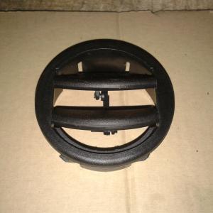 Дефлектор (бескапотные кабины)  330-8102064