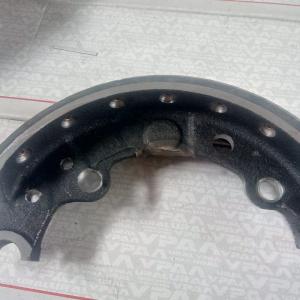 Колодка стояночного тормоза в сборе н/о  4320-3507015-01