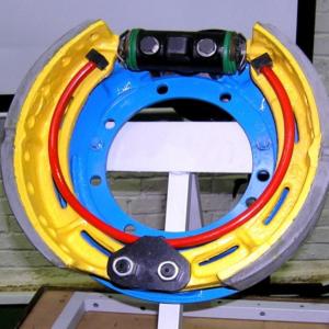 Колодка тормозная в сборе (пневмотормоза)  4320БУ-3501090