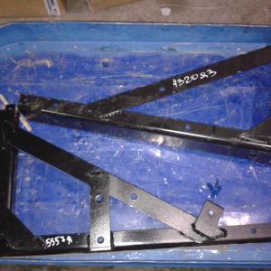 Кронштейн задний основного топливного бака  4320Я3-1101099