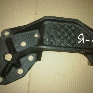 Кронштейн передн.опоры дв.ЯМЗ-236,правый  4320Я-1001012-20